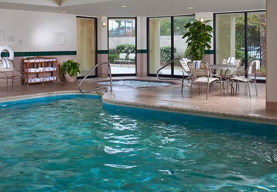 Courtyard By Marriott / Mandeville